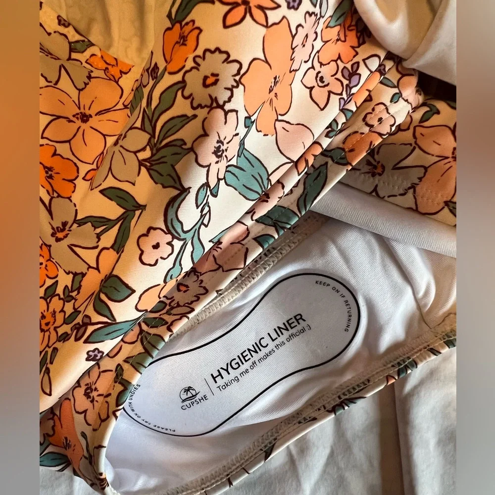 Cupshe NWT Apricot Ditsy Floral Scoop Neckline Ruching Swimdress Size M - Picture 11 of 16
